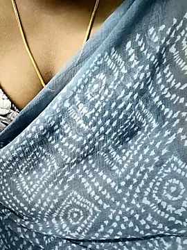 Snapshot of tamil_subha69 chatting on 02/11/26, 02:00 tamil subha69 online show from 02/11/26, 02:00