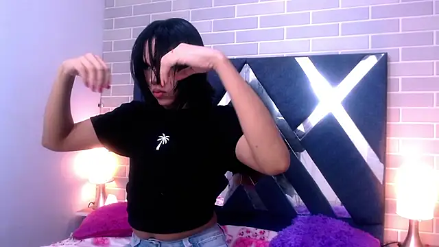 AndreaGil  online show from 02/14/25, 11:53