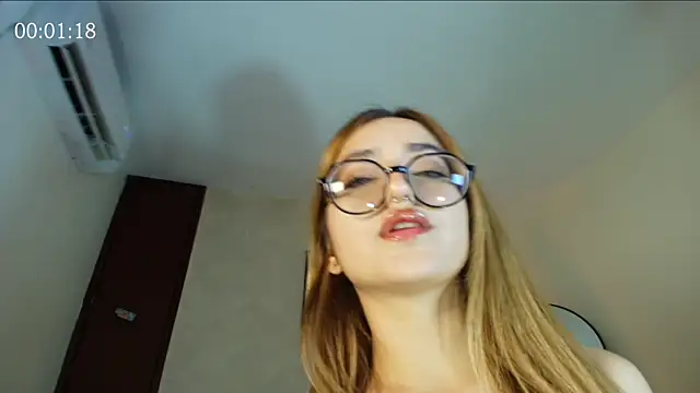 Snapshot of SweetJennaa chatting on 07/16/26, 11:44 SweetJennaa online show from 07/16/26, 11:44
