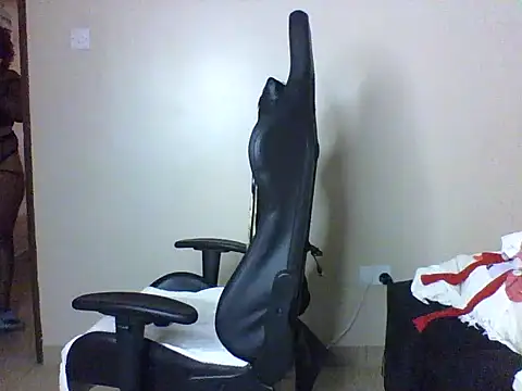 Candii wet  online show from 10/24/25, 10:00