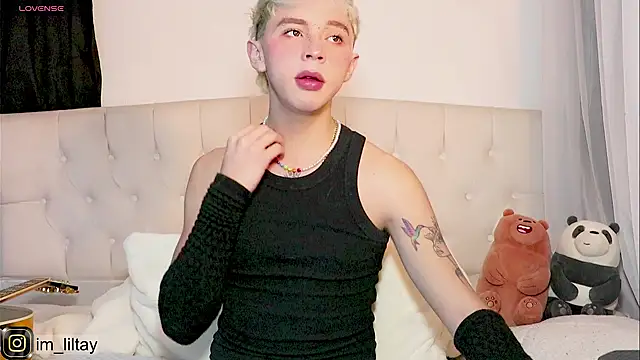 Snapshot of lil_tay_ chatting on 02/22/25, 05:02 lil tay online show from 02/22/25, 05:02