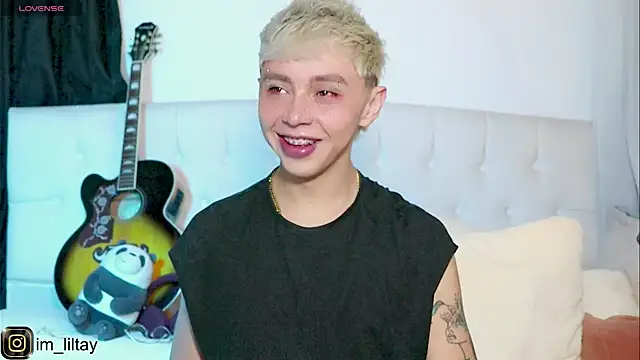 Snapshot of lil_tay_ chatting on 02/23/25, 11:58 lil tay online show from 02/23/25, 11:58