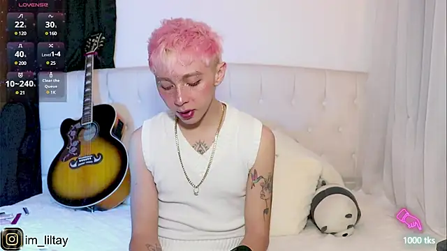 Snapshot of lil_tay_ chatting on 03/08/25, 04:56 lil tay online show from 03/08/25, 04:56