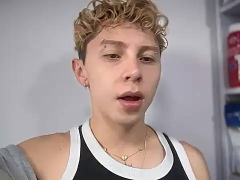 Snapshot of lil_tay_ chatting on 07/25/26, 10:07 lil tay online show from 07/25/26, 10:07