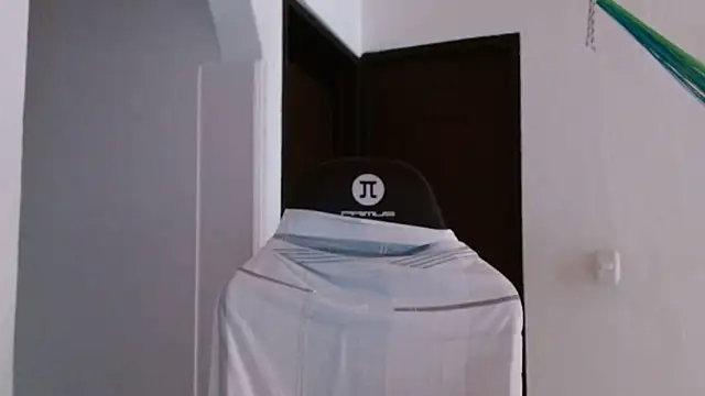 Snapshot of danna_peterson1 chatting on 02/16/25, 02:10 danna peterson1 online show from 02/16/25, 02:10