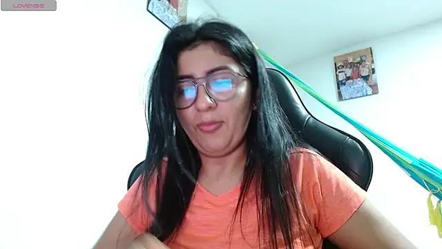 Snapshot of danna_peterson1 chatting on 02/18/26, 11:44 danna peterson1 online show from 02/18/26, 11:44