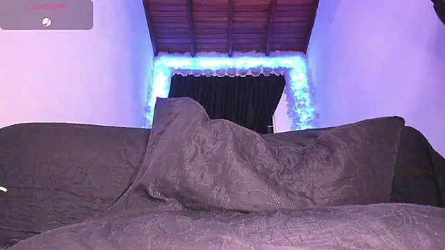 Mariana Hasper  online show from 02/08/25, 01:11