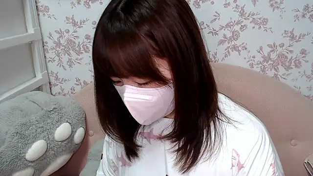 mei hosina online show from 09/24/25, 03:15