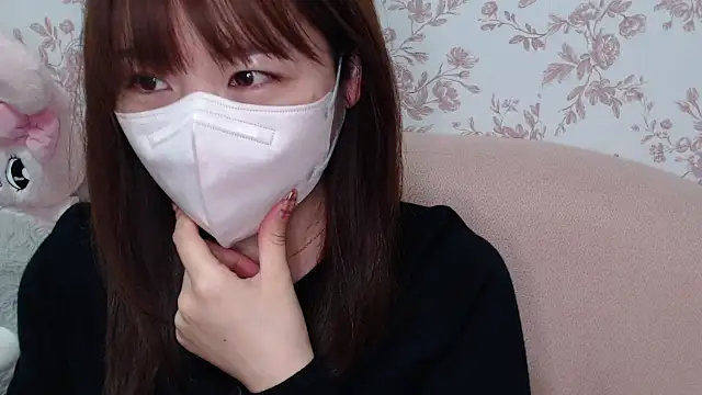 mei hosina online show from 10/19/25, 03:56