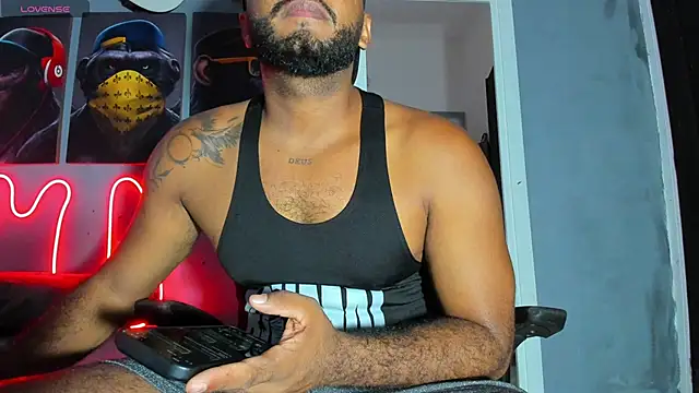 Snapshot of Hardboy_latin chatting on 09/18/25, 02:35 Hardboy latin online show from 09/18/25, 02:35