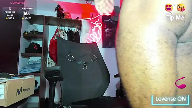 Snapshot of Hardboy_latin chatting on 11/17/25, 04:29 Hardboy latin online show from 11/17/25, 04:29