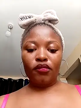 Snapshot of fatassmessey chatting on 09/17/25, 06:37 fatassmessey online show from 09/17/25, 06:37