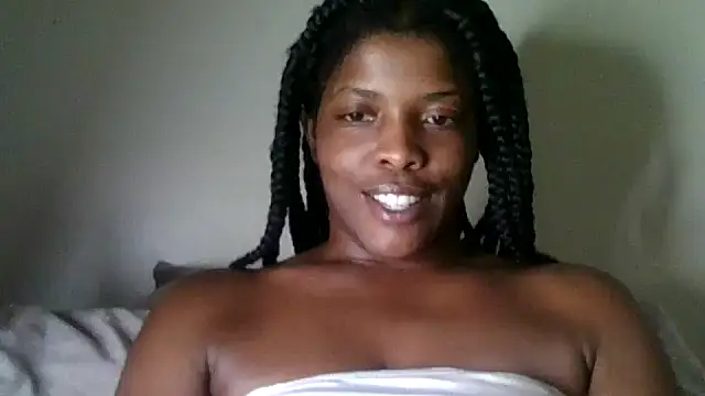 Snapshot of CaramelGoddessxoxo chatting on 07/16/26, 04:40 CaramelGoddessxoxo online show from 07/16/26, 04:40