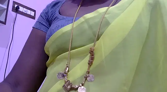 Snapshot of Hot_akshara chatting on 02/20/25, 04:28 Hot akshara online show from 02/20/25, 04:28