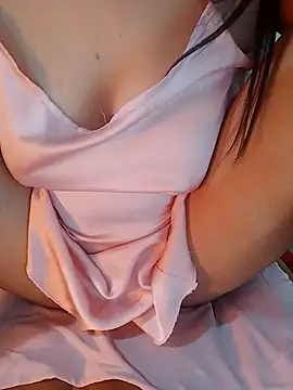 Snapshot of Leva_laddy chatting on 03/13/25, 01:32 Leva laddy online show from 03/13/25, 01:32