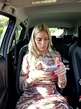 Lydie off online show from 09/17/25, 01:24