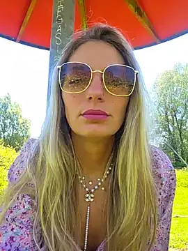 Snapshot of Lydie_off chatting on 05/22/26, 11:49 Lydie off online show from 05/22/26, 11:49