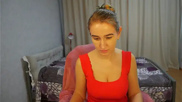 Sophiloren online show from 12/18/25, 11:16