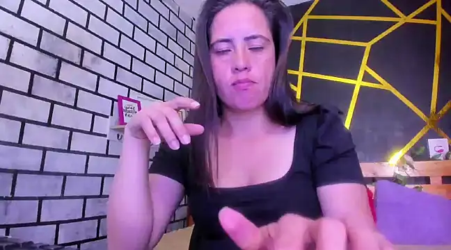 Snapshot of kathina_giraldo chatting on 12/13/24, 04:16 kathina giraldo online show from 12/13/24, 04:16