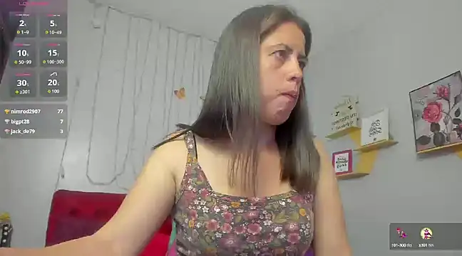 Snapshot of kathina_giraldo chatting on 12/16/24, 03:54 kathina giraldo online show from 12/16/24, 03:54