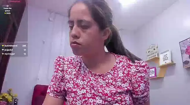 Snapshot of kathina_giraldo chatting on 12/17/24, 06:53 kathina giraldo online show from 12/17/24, 06:53