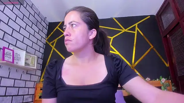 Snapshot of kathina_giraldo chatting on 12/18/24, 12:51 kathina giraldo online show from 12/18/24, 12:51