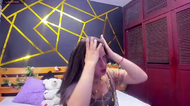 Snapshot of kathina_giraldo chatting on 12/27/24, 01:18 kathina giraldo online show from 12/27/24, 01:18