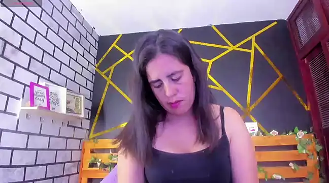 Snapshot of kathina_giraldo chatting on 12/27/24, 04:21 kathina giraldo online show from 12/27/24, 04:21