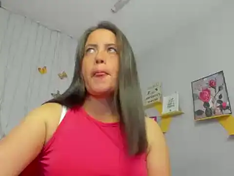 Snapshot of kathina_giraldo chatting on 01/24/25, 04:17 kathina giraldo online show from 01/24/25, 04:17