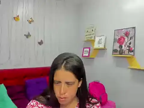 Snapshot of kathina_giraldo chatting on 01/25/25, 12:37 kathina giraldo online show from 01/25/25, 12:37