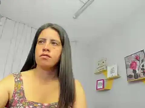 Snapshot of kathina_giraldo chatting on 01/27/25, 12:48 kathina giraldo online show from 01/27/25, 12:48