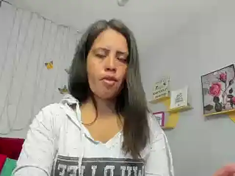 Snapshot of kathina_giraldo chatting on 01/30/25, 12:59 kathina giraldo online show from 01/30/25, 12:59