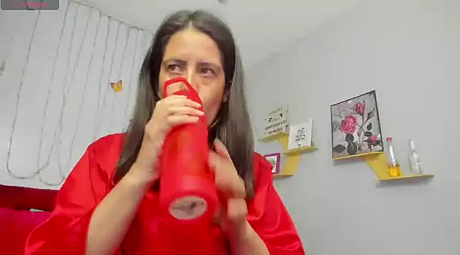 Snapshot of kathina_giraldo chatting on 02/01/25, 03:39 kathina giraldo online show from 02/01/25, 03:39