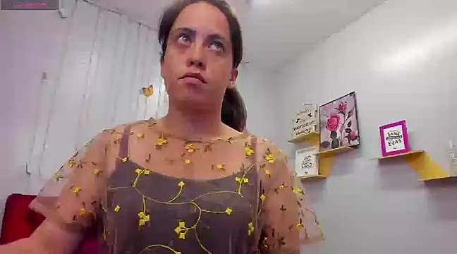 Snapshot of kathina_giraldo chatting on 03/11/25, 06:41 kathina giraldo online show from 03/11/25, 06:41