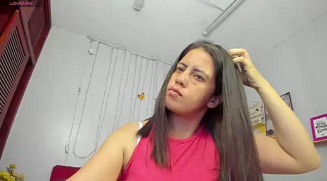 Snapshot of kathina_giraldo chatting on 03/12/25, 12:36 kathina giraldo online show from 03/12/25, 12:36