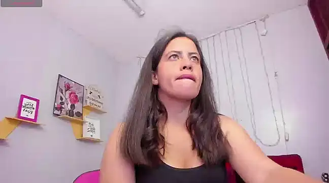 Snapshot of kathina_giraldo chatting on 03/19/25, 06:55 kathina giraldo online show from 03/19/25, 06:55