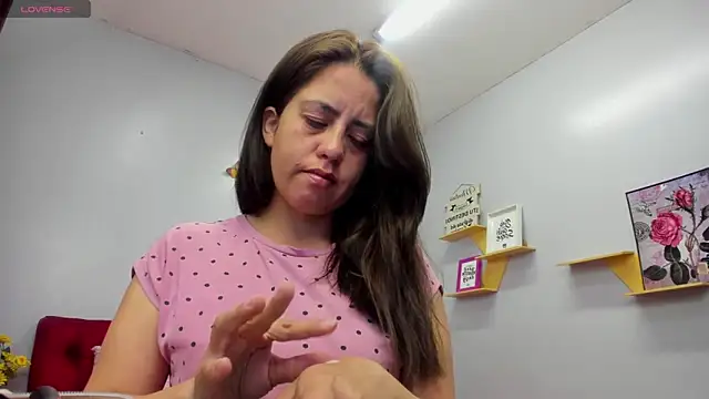 Snapshot of kathina_giraldo chatting on 10/03/25, 12:35 kathina giraldo online show from 10/03/25, 12:35