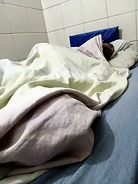 lele9457 online show from 10/30/25, 10:06