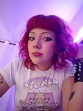 Snapshot of Sarah-Stoner chatting on 06/20/26, 12:25 Sarah-Stoner online show from 06/20/26, 12:25