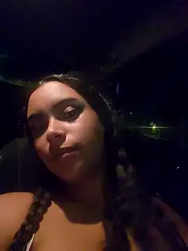 Snapshot of cinnaminnie chatting on 03/01/25, 01:43 cinnaminnie online show from 03/01/25, 01:43