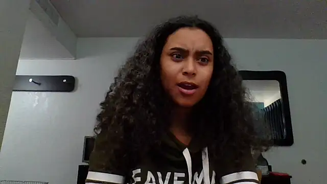 Snapshot of cinnaminnie chatting on 03/02/25, 07:54 cinnaminnie online show from 03/02/25, 07:54