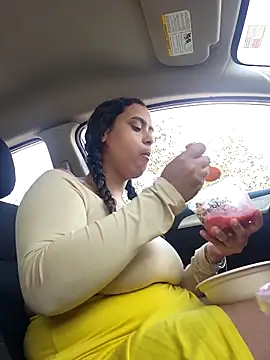 Snapshot of cinnaminnie chatting on 03/14/25, 07:23 cinnaminnie online show from 03/14/25, 07:23