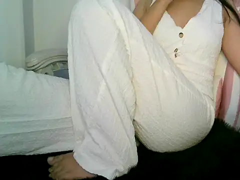 PARI MAI online show from 11/08/25, 03:50