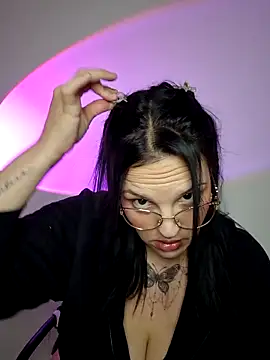 Jujuicy 97 online show from 03/06/26, 06:04