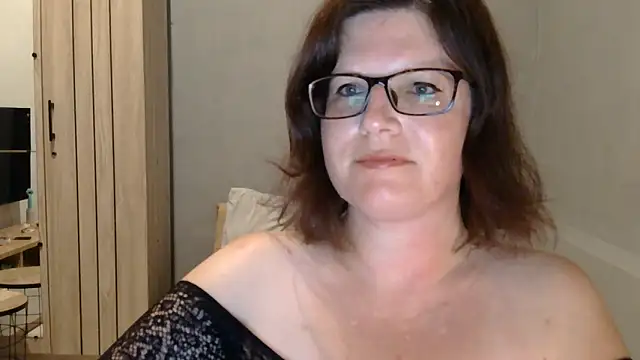 Snapshot of CrimsonMistress chatting on 10/07/25, 10:07 CrimsonMistress online show from 10/07/25, 10:07