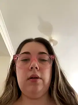 brooklynivy online show from 10/14/25, 04:57