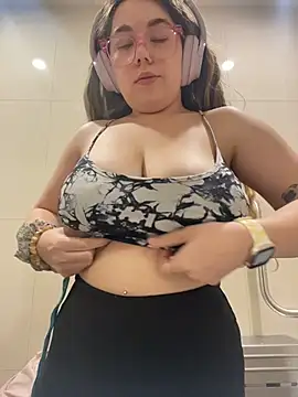 brooklynivy online show from 11/18/25, 07:46