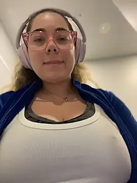 brooklynivy online show from 04/27/26, 11:52