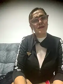 anastasia and jordan online show from 10/18/25, 09:43