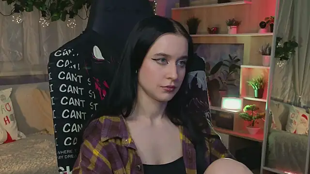 KiraLiLime online show from 03/06/25, 10:15